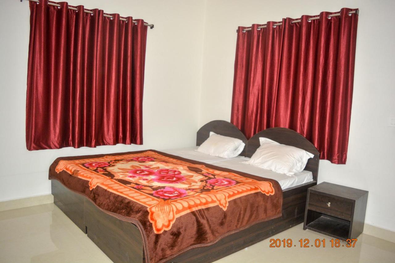 Gaurav Guest House Bodh Gaya Exterior photo