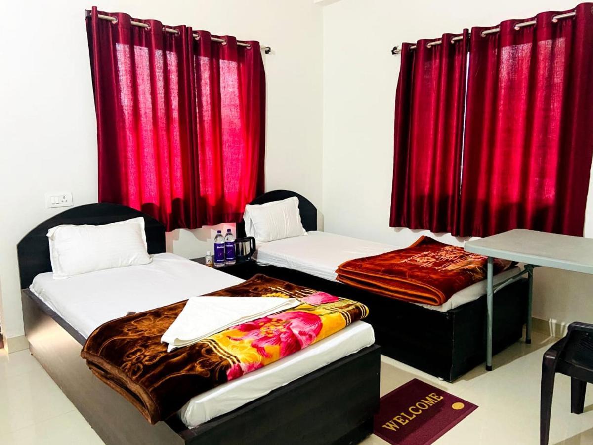 Gaurav Guest House Bodh Gaya Exterior photo