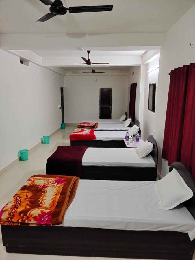 Gaurav Guest House Bodh Gaya Exterior photo