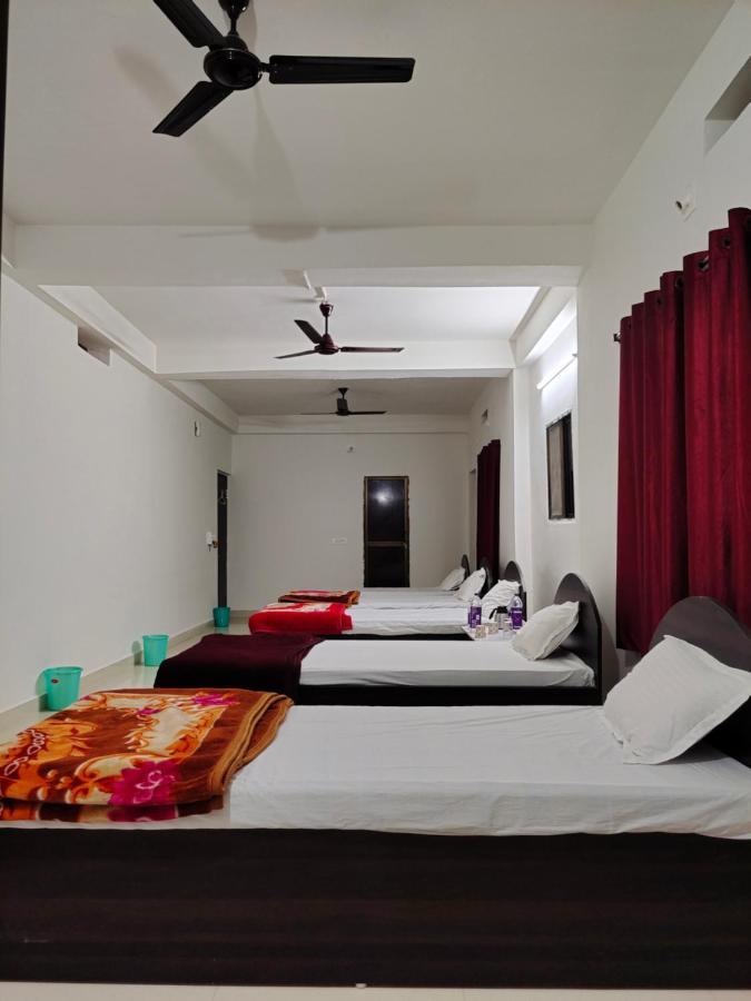 Gaurav Guest House Bodh Gaya Exterior photo