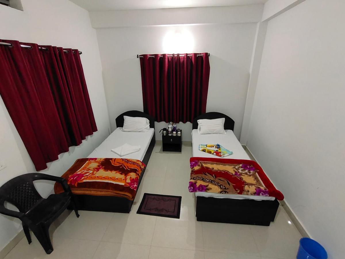 Gaurav Guest House Bodh Gaya Exterior photo