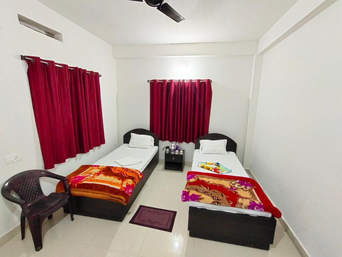 Gaurav Guest House Bodh Gaya Exterior photo