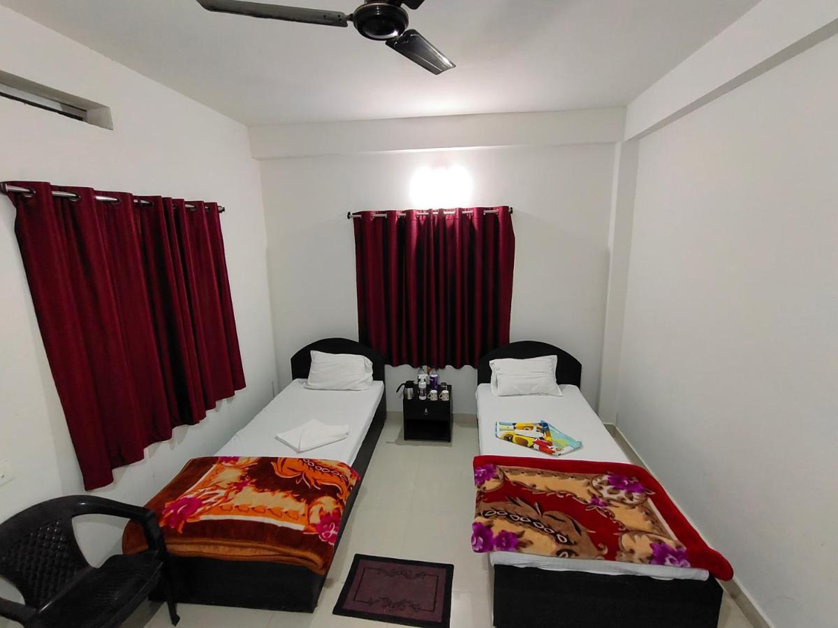 Gaurav Guest House Bodh Gaya Exterior photo