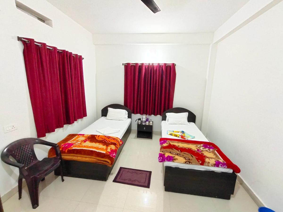 Gaurav Guest House Bodh Gaya Exterior photo