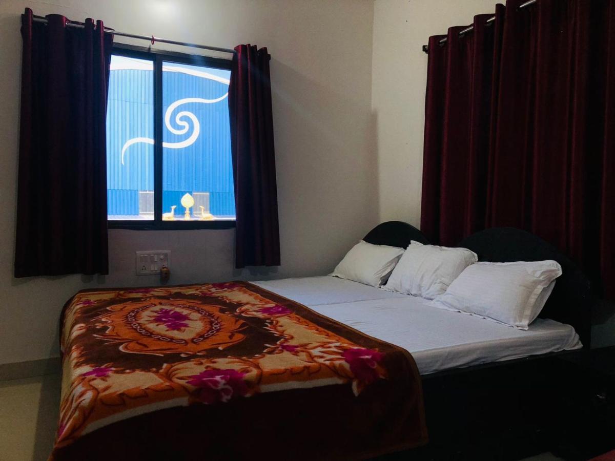 Gaurav Guest House Bodh Gaya Exterior photo