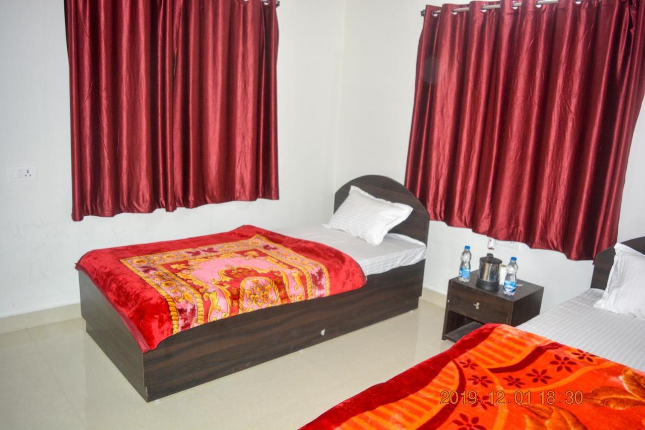 Gaurav Guest House Bodh Gaya Exterior photo